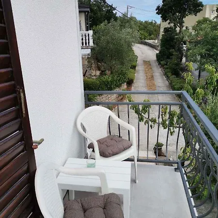 In 43362 Jadranovo
